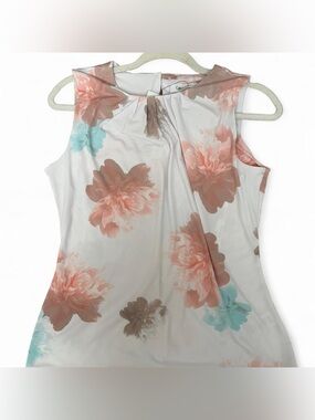 Floral Sleeveless Blouse